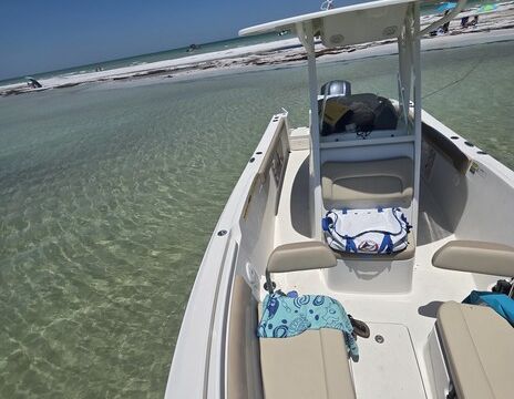 24' Yamaha-Powered Center Console | Sandbar, Fishing & Family Fun