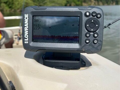 19ft Lowe Pontoon on Lake Wedowee – Fishing and Cruising
