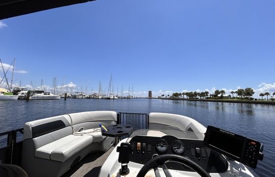 2022 Viaggio Lago  18R Pontoon with Captain