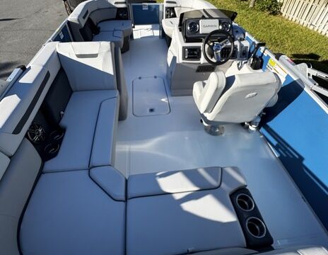 Blue Hurricane- Spacious with Fishing Features!