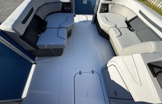 Blue Hurricane- Spacious with Fishing Features!