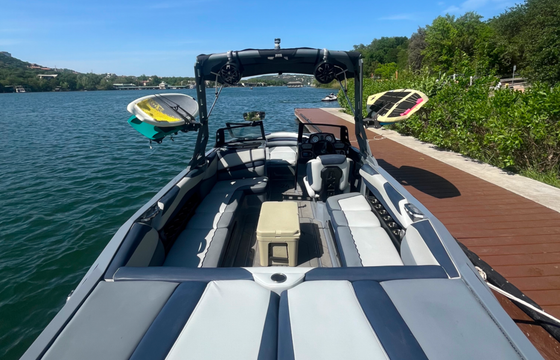 Axis Wake Surf Boat Tubing Experience Perfect For Pups – Lake Austin
