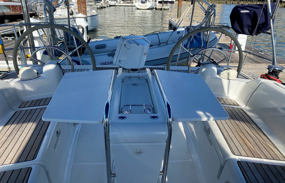 Luxurious Racer/Cruiser Sloop - 2015 Jeanneau 409