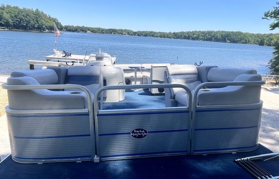 Lake Anna Private Side Pontoon Rental Updated 22'Lowe Pontoon Boat