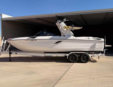 2024 Centurion Ri245: The Ultimate World-Class Surf and Luxury