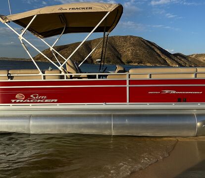 22' Sun Tracker Pontoon Party Barge with Tubing in Los Angeles
