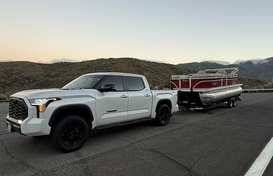 22' Sun Tracker Pontoon Party Barge with Tubing in Los Angeles