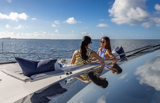 Luxe 84 ft. Azimut w/ water toys serving Northeast, Florida & Bahamas