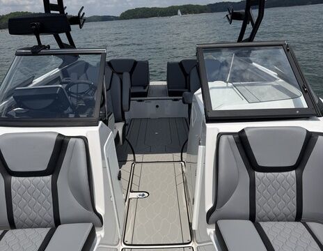Lake Lanier Serenity — 2026 Yamaha 255XE Surf Charter