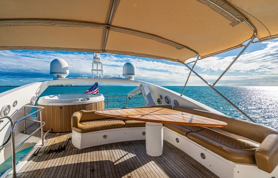 JACUZZI INCLUDED | 90FT 13PPL LUXURY YACHT MIAMI