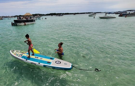 Enjoy Crab island and Destin !Paddleboard and floating mat included !