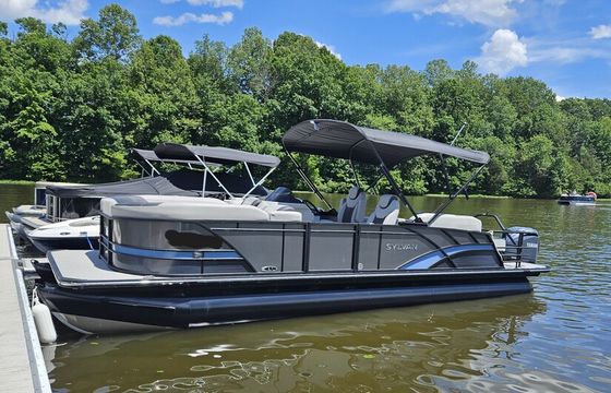 Premium Tritoon Rental (3 day minimum) – Lake Anna, Virginia