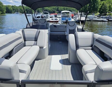 Premium Tritoon Rental (3 day minimum) – Lake Anna, Virginia