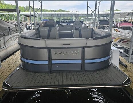 Premium Tritoon Rental (3 day minimum) – Lake Anna, Virginia