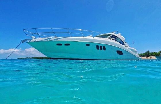 55 Sea Ray to cruise the islands