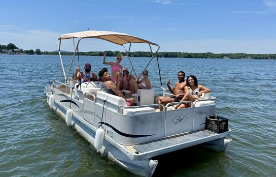 2003 22' Sweetwater Pontoon Gas Included!