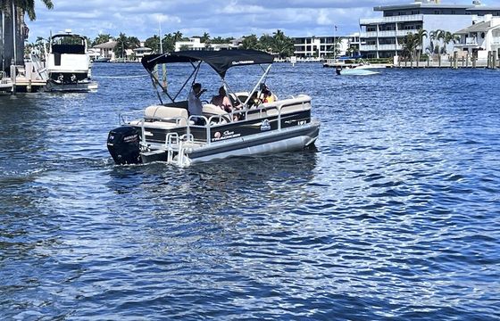 Pontoon boats for 10