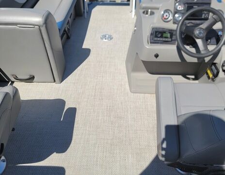 Captained-20ft Avalon Tritoon – 150HP | BBQ, Double Bimini; $125/hr