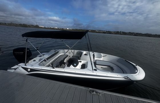 Bayliner- Fun &amp; Budget-Friendly- Great for Small Groups!