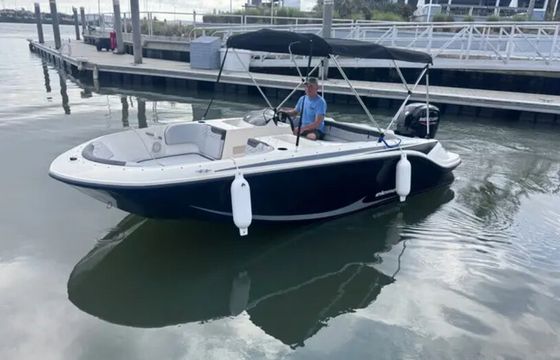 Bayliner- Fun &amp; Budget-Friendly- Great for Small Groups!