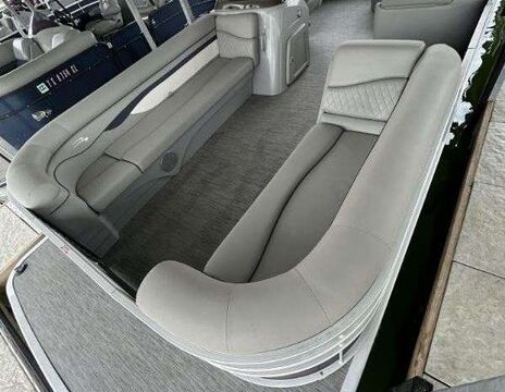 Bennington S22 Pontoon for Families – Fuel Included, Lake Travis