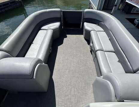 Bennington S22 Pontoon for Families – Fuel Included, Lake Travis