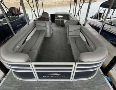 Bennington S22 Pontoon for Families – Fuel Included, Lake Travis