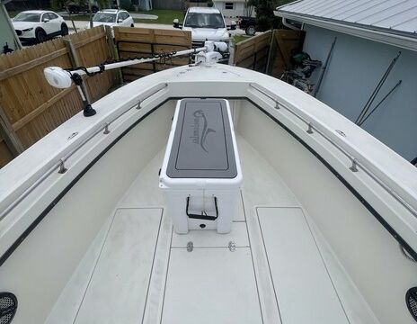 “Good Credit” 28’ Whitewater Center Console