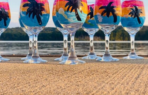 Paint, party and yacht with us! Climb aboard the 45ft Sea Ray