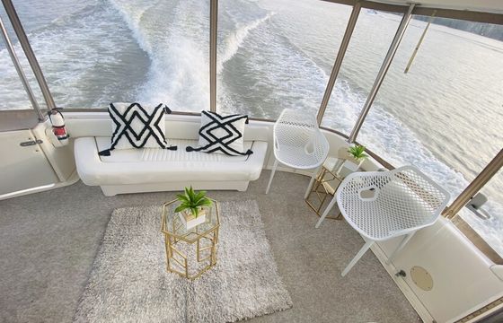 Paint, party and yacht with us! Climb aboard the 45ft Sea Ray