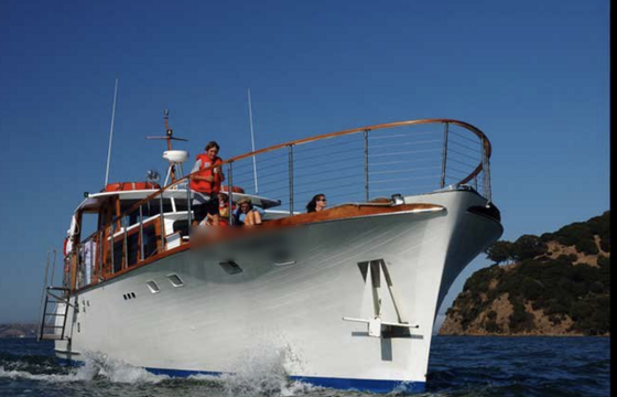 Classic Vintage Gatsby-Era Motor Yacht!