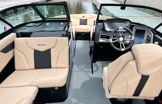 Mastercraft XT24 Premier Surf Boat