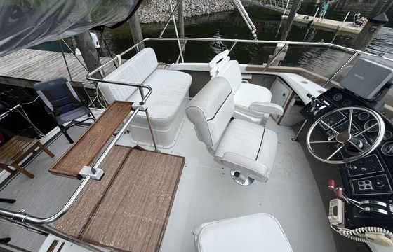 32' Beautiful Carver - Enjoy Spring Lake/Grand Haven!