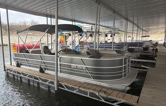 Rent a 24ft Pontoon Boat on Lake Travis Today