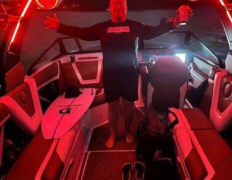 2021 25ZX Wake Boat — Premium Surf and Cruise by Boats and Toasts!