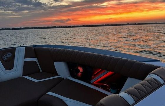 2021 25ZX Wake Boat — Premium Surf and Cruise by Boats and Toasts!