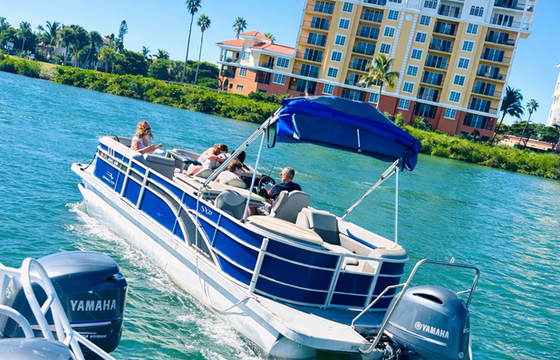 The fun starts here!! 23ft Bennington Pontoon