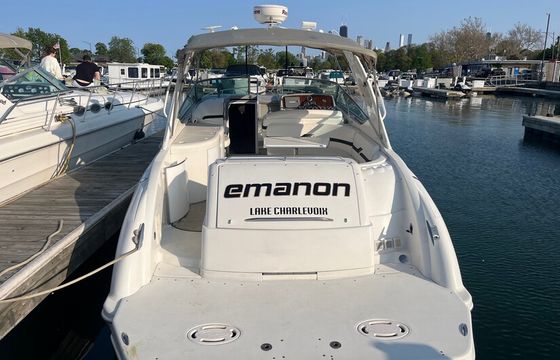 40ft Formula Super Sport Motor Yacht in  Chicago - Playpen Ready