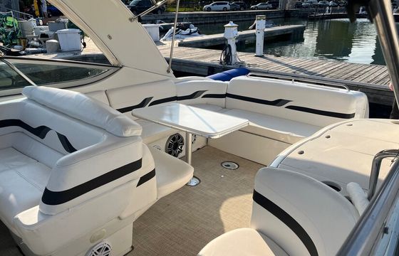 40ft Formula Super Sport Motor Yacht in  Chicago - Playpen Ready