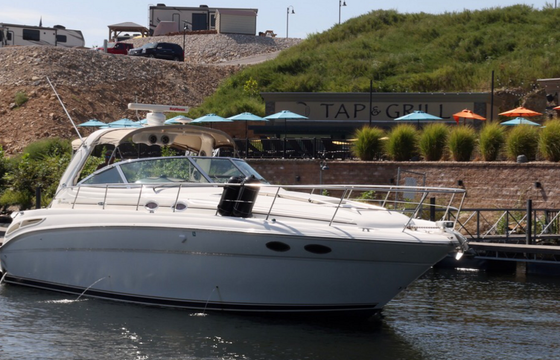 "Ships Ahoy!" : 38' yacht rental at Lake of the Ozarks