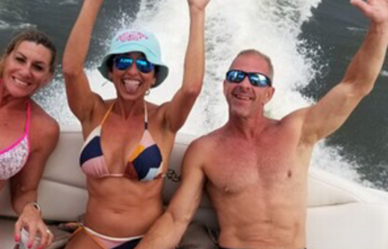 "Ships Ahoy!" : 38' yacht rental at Lake of the Ozarks
