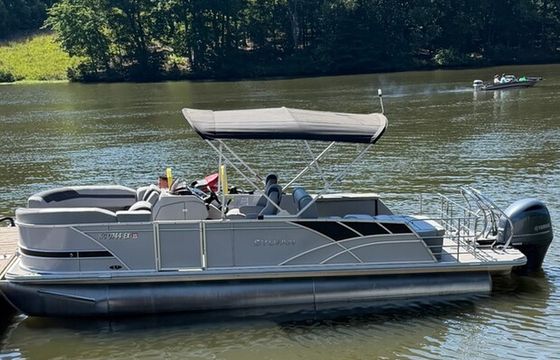 Premium Tritoon Experience with 200hp Rental on Lake Tillery NC
