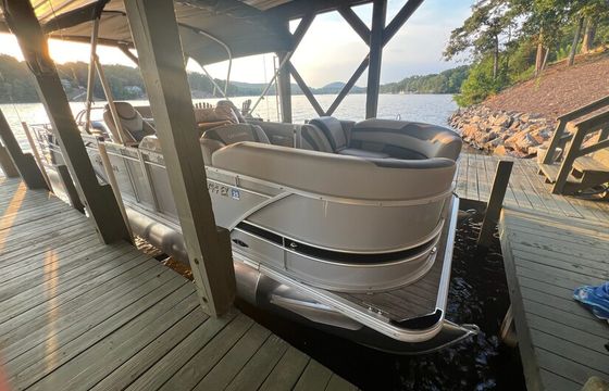 Premium Tritoon Experience with 200hp Rental on Lake Tillery NC