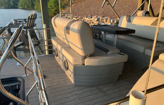 Premium Tritoon Experience with 200hp Rental on Lake Tillery NC