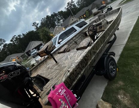 Brand New 20' 2025 Lowe Roughneck 2070