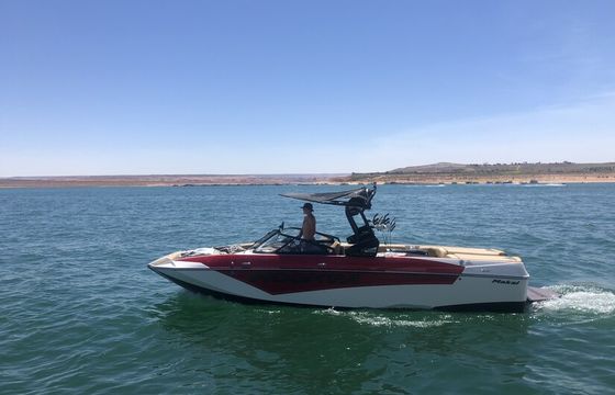 Moomba Makai 24' Fully Loaded Wakesurf Boat | Daily/Weekly