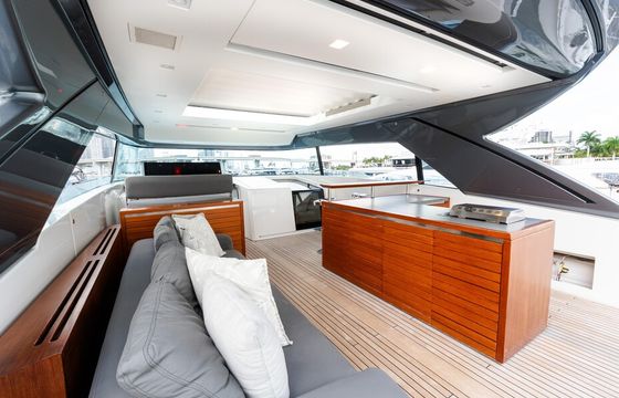 Sanlorenzo 76SX – Italian Luxury in Fort Lauderdale