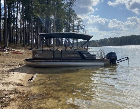 23’ StarCraft Tritoon | Seats 12 | Delivery Available