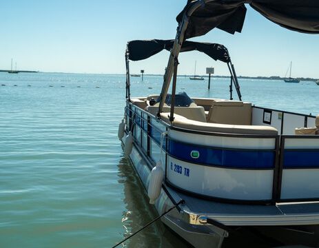 22ft Venus Deck Boat – Waterfront Cruising, Fort Pierce