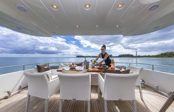 Hilton Head LUXURY Yacht Cruise